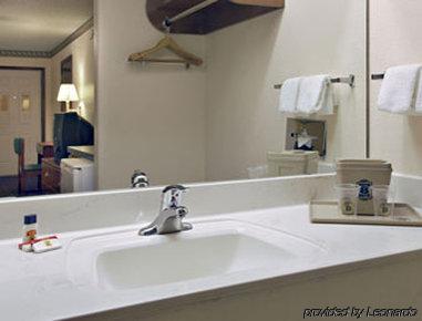 Super 8 Donna Hotel Room photo